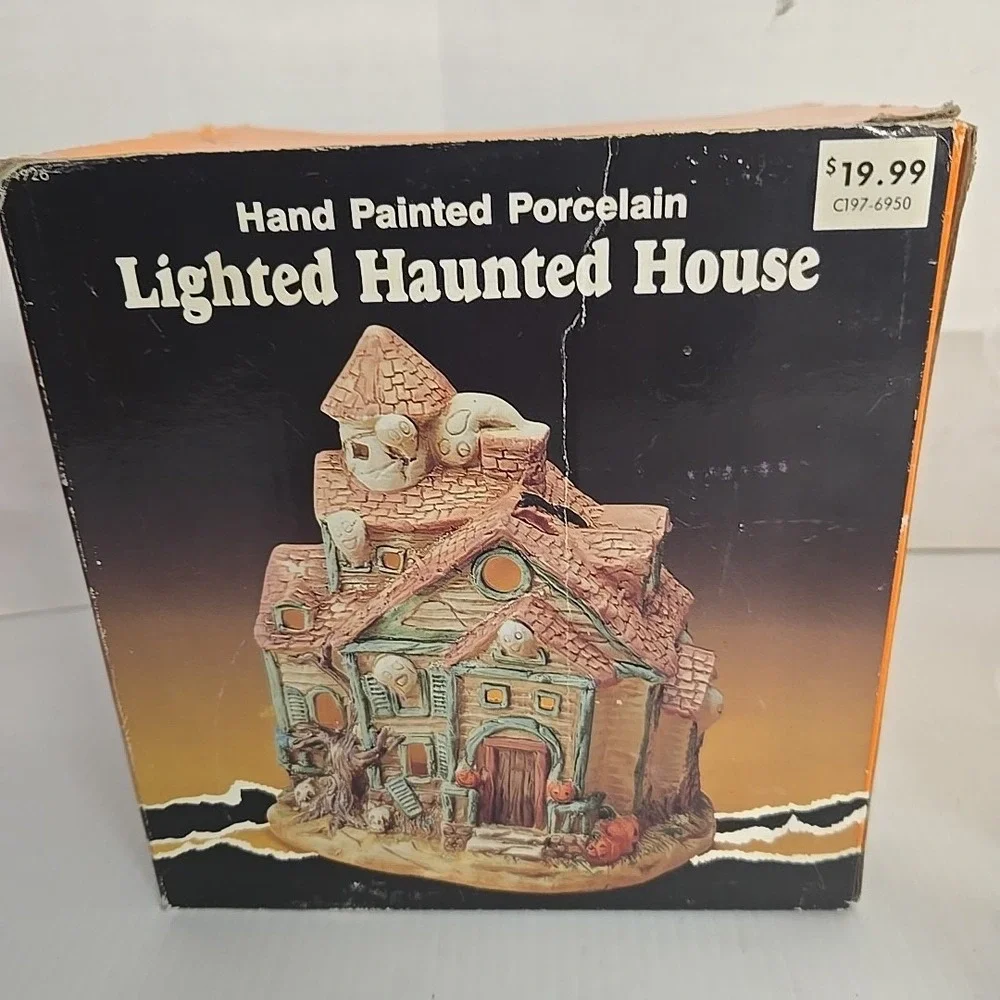 Vintage Halloween Light‎ up House Night Light Haunted Ghost House Lamp
